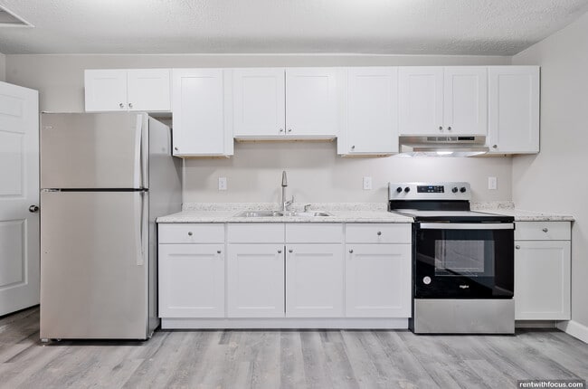 Building Photo - Evergreen Ridge Apartments