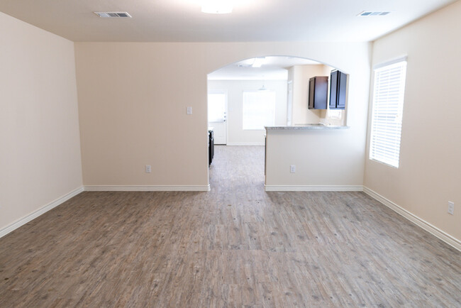 Building Photo - 1708 Bobolink