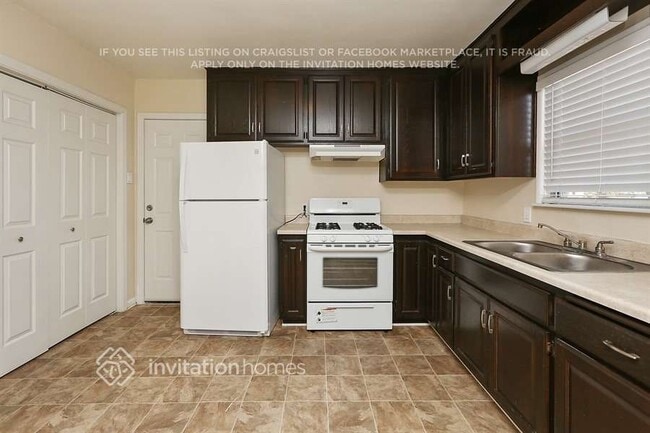 Building Photo - 4703 W 169th St