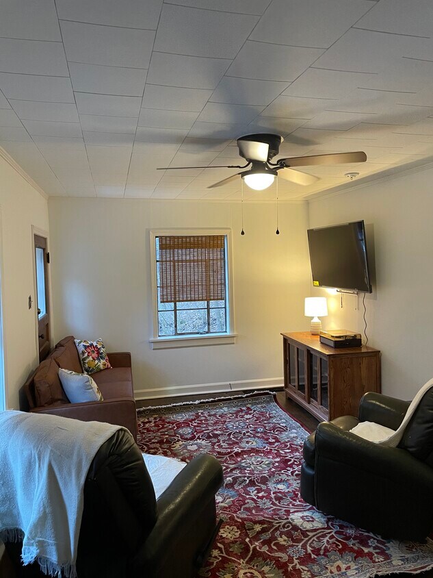 Living room - 1374 Sinclair Ave