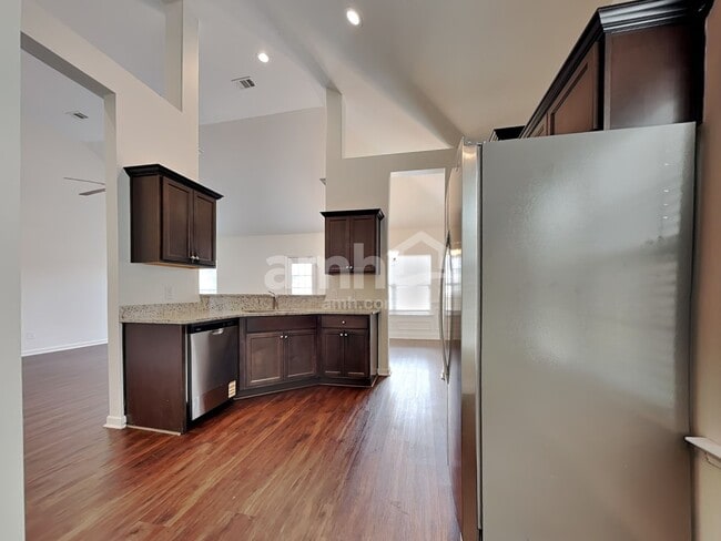 Building Photo - 122 Spoonbill Cir