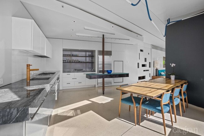 Foto del edificio - 100 11th Ave