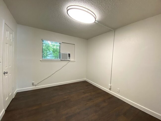 Building Photo - 200 E Courtland Pl