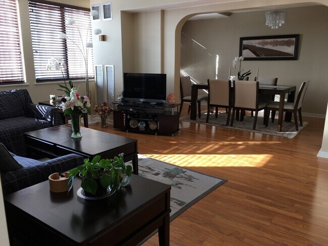 Foto del edificio - 250 Hammond Pond Pkwy