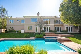 Building Photo - 11221 Briarcliff Ln