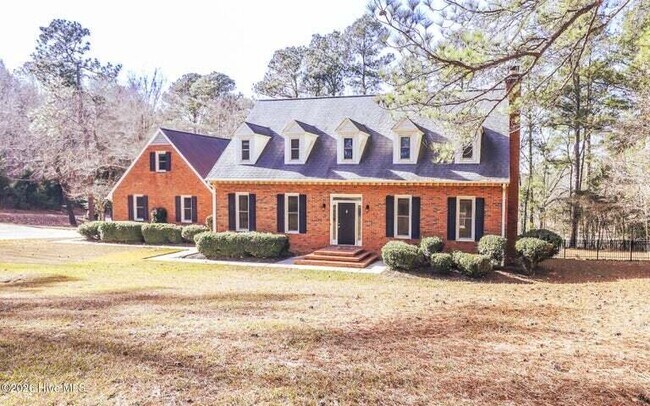 Foto del edificio - 809 Houndslake Dr