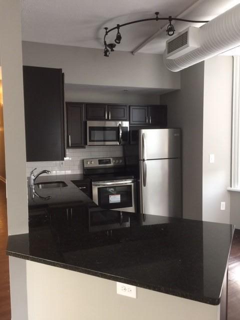 Building Photo - 2 bedroom in Cleveland OH 44115