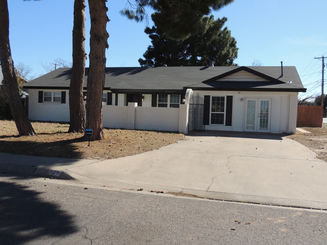 Foto principal - 729 W Dormard Ave