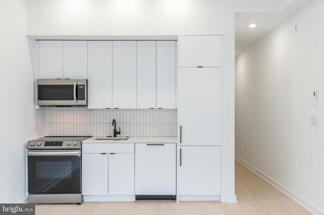 Foto del edificio - 2414 Frankford Ave