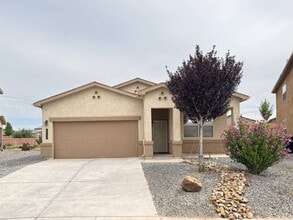 Building Photo - 2233 Solara Loop NE