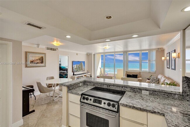 Foto del edificio - 3180 S Ocean Dr