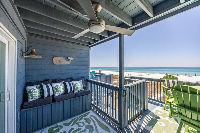 Foto del edificio - 17735 Front Beach Rd