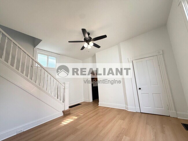 Foto del edificio - 124 W 31st St