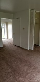 Foto del edificio - 451 Bancroft Ct