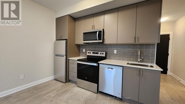 Photo du bâtiment - 3220-3220 William Coltson Ave
