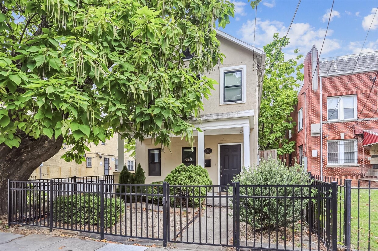 Photo - 612 Alabama Ave SE (Washington, DC)