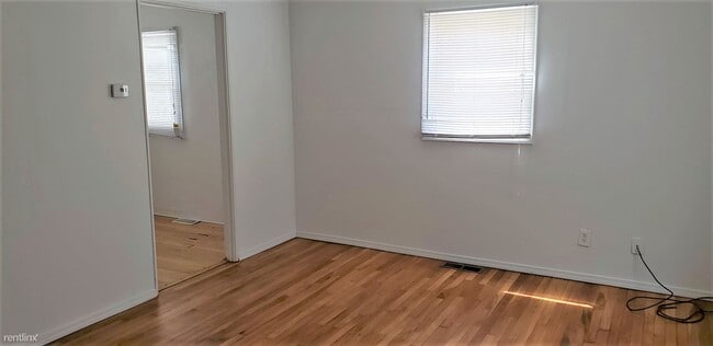 Building Photo - 3 br, 1 bath House - 451 Ainsworth Cir