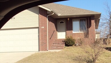 Building Photo - 3892 S Timbercreek Ave