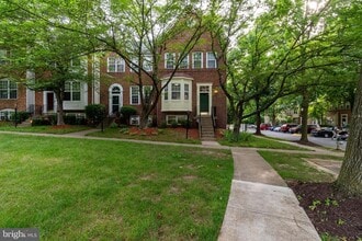 Building Photo - 10301 Greenspire Way