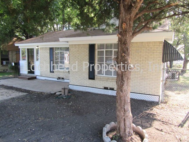 Building Photo - 3017 Holm Dr