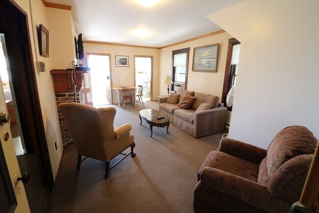 Building Photo - 85 Thatcher Rd