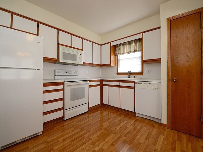 Foto del edificio - 9512 Mockingbird Dr