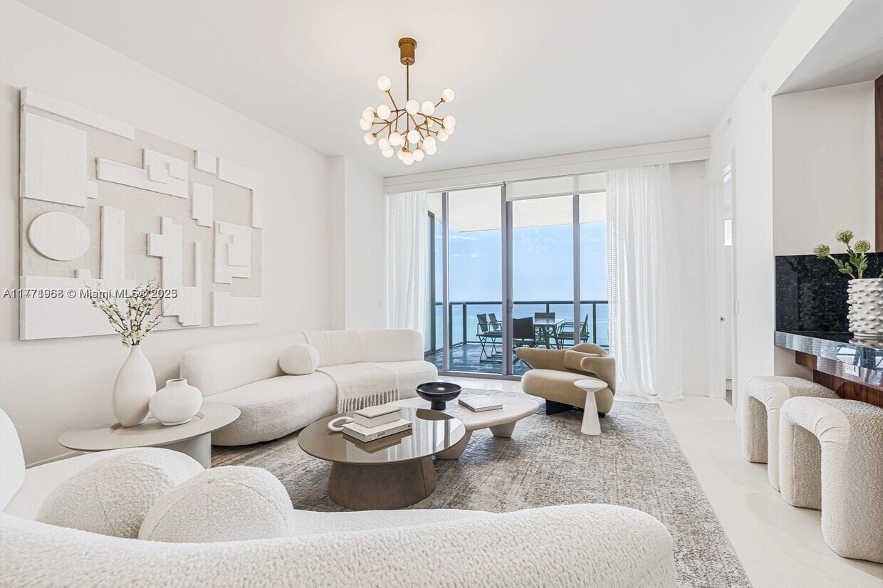 Foto principal - 9703 Collins Ave