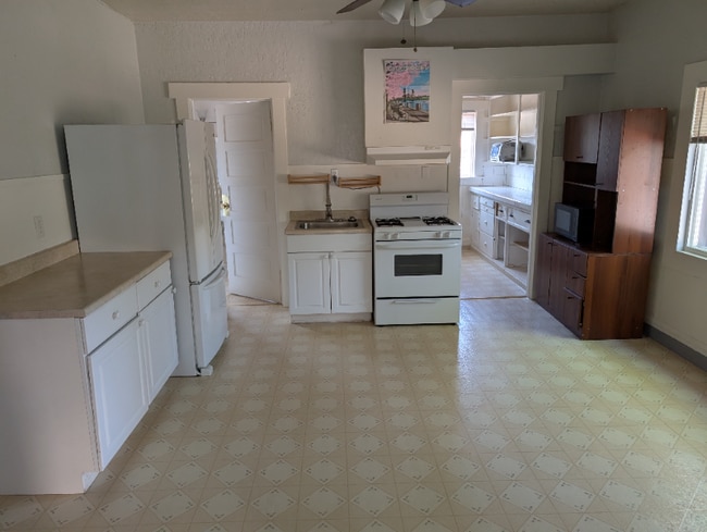 Photo - 1717 SE Clatsop St Apartment