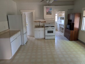 Building Photo - 1717 SE Clatsop St