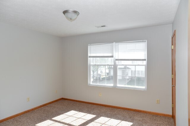 Building Photo - 1472 W Rockcrest Dr