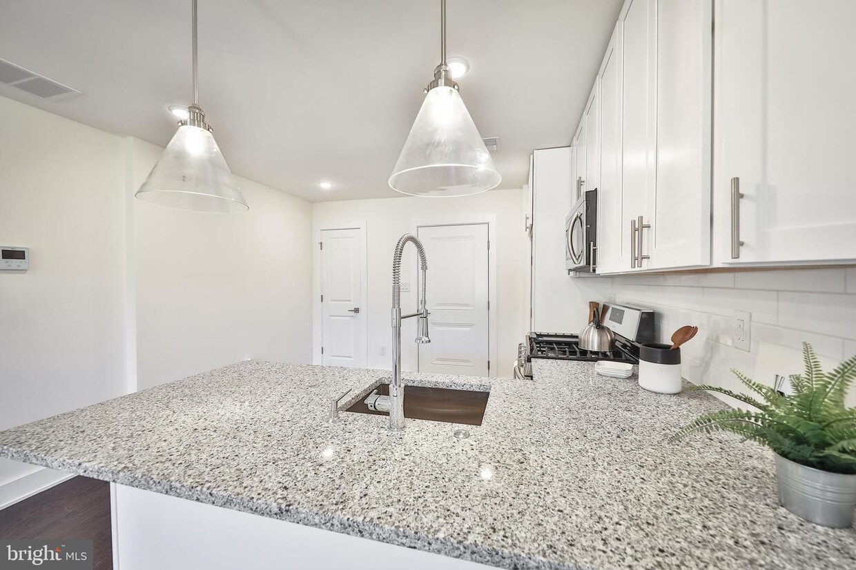 Foto principal - 2442 N Lee St