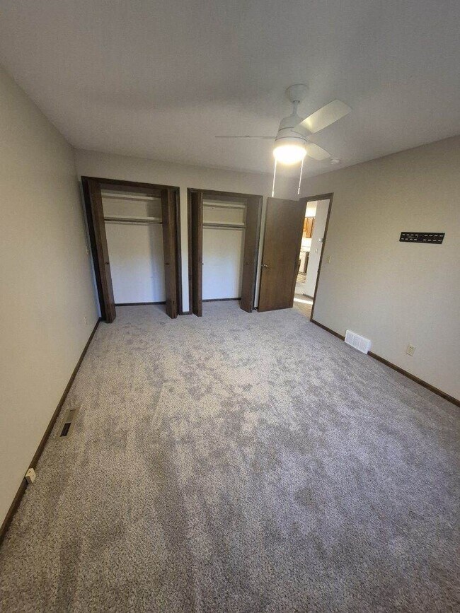 Foto del edificio - 4906 Russell St