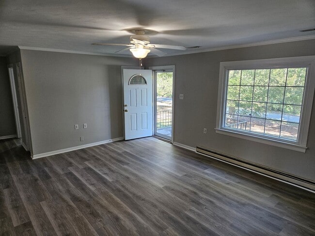 Foto del edificio - Charming Updated 3 Bedroom Home with Large...