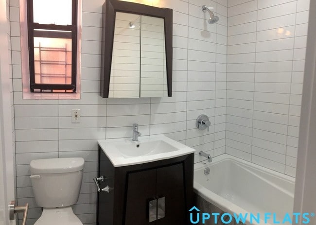 Building Photo - 56 W 127th St