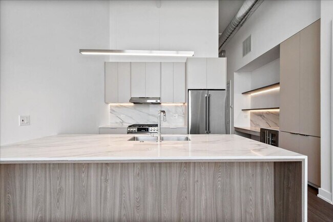 Foto del edificio - 728 Waukegan Rd