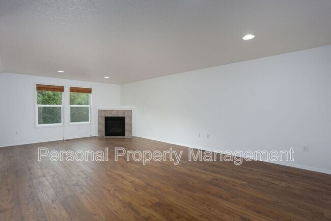 Building Photo - 116 S 32nd Pl