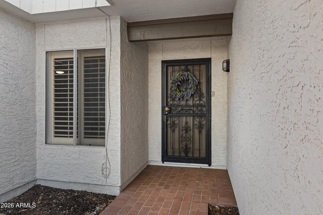 Building Photo - 8185 E Del Caverna Dr