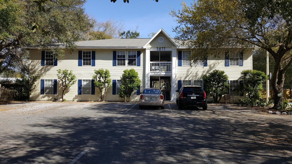 Primary Photo - 100 Kazmira Ct