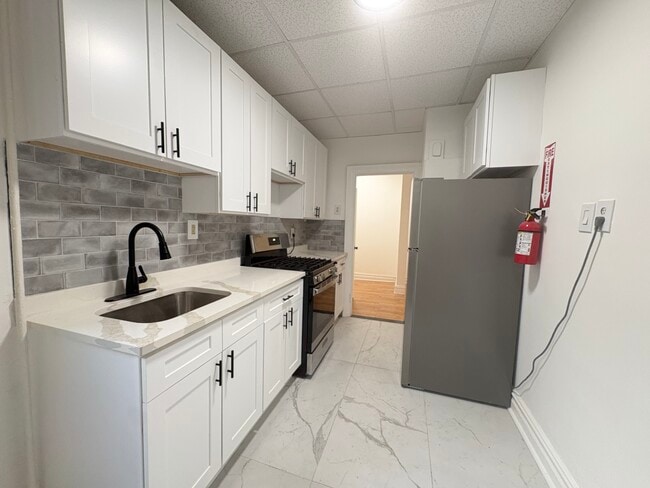 995 Summit Ave 104 - 997 Summit Ave