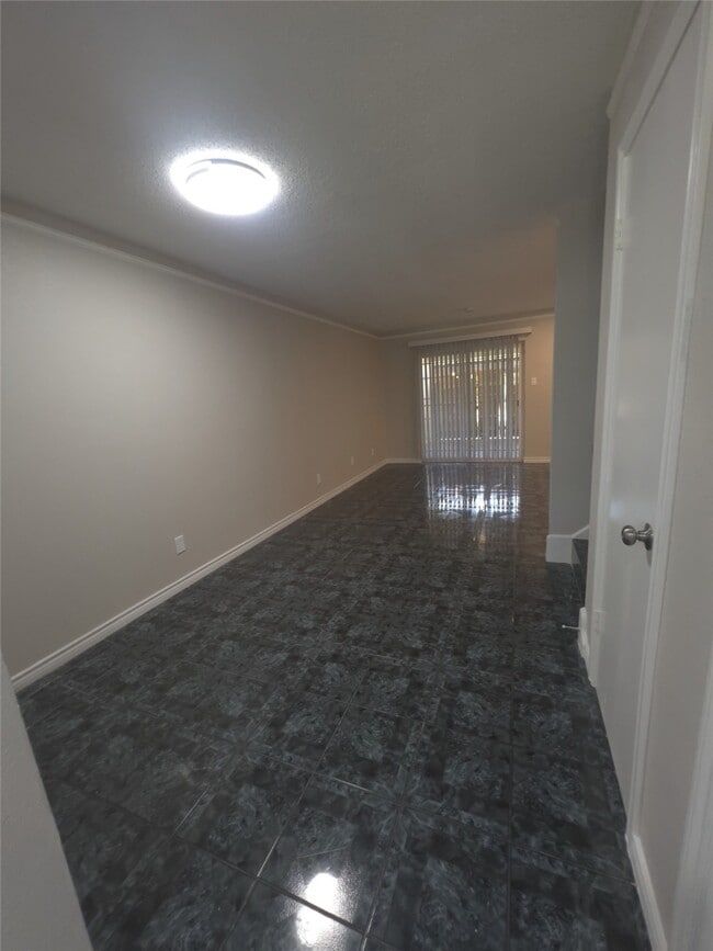 Building Photo - 10102 Emnora Ln