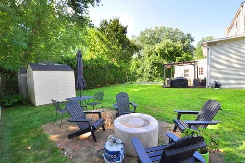 Foto del edificio - 349 Naubuc Ave