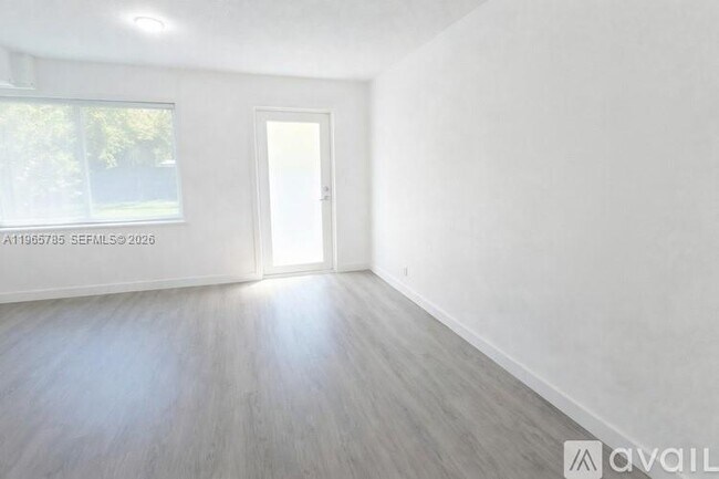 Foto del edificio - 2308 NW 3rd Ave