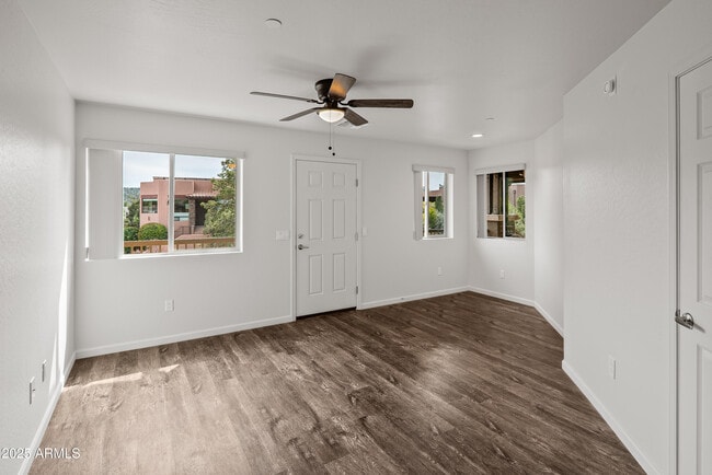 Building Photo - 1413 Kestrel Cir
