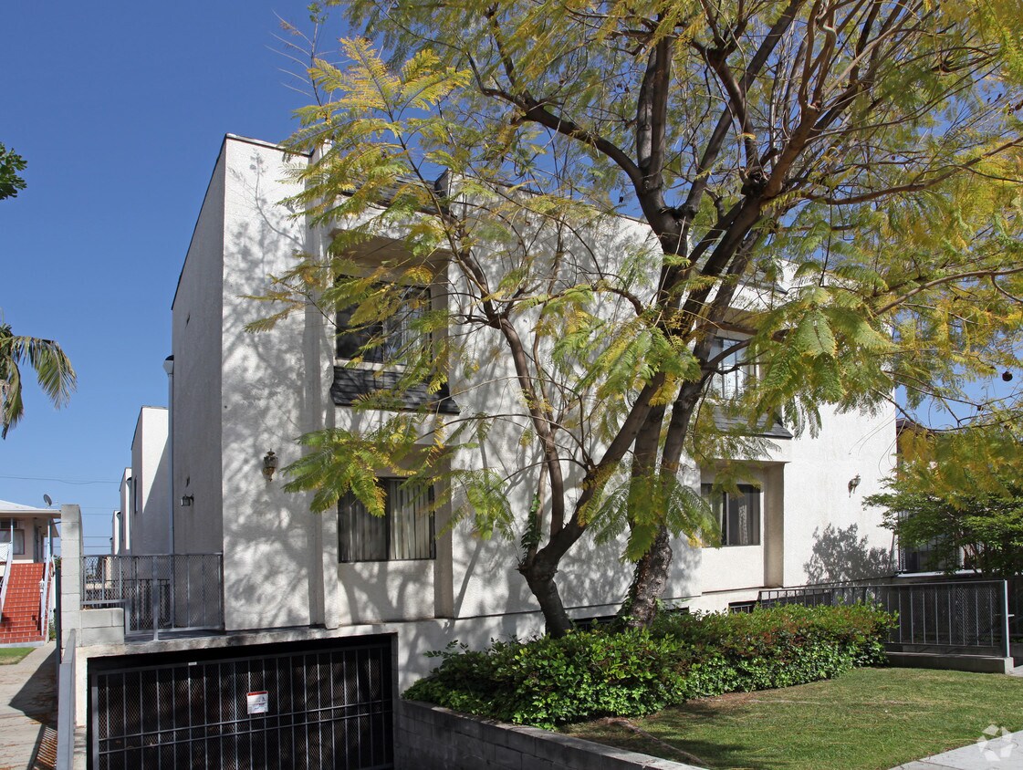 Building Photo - 336 N Isabel St