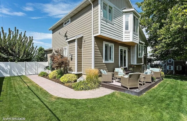 Building Photo - 31 W Mutton Hollow Rd