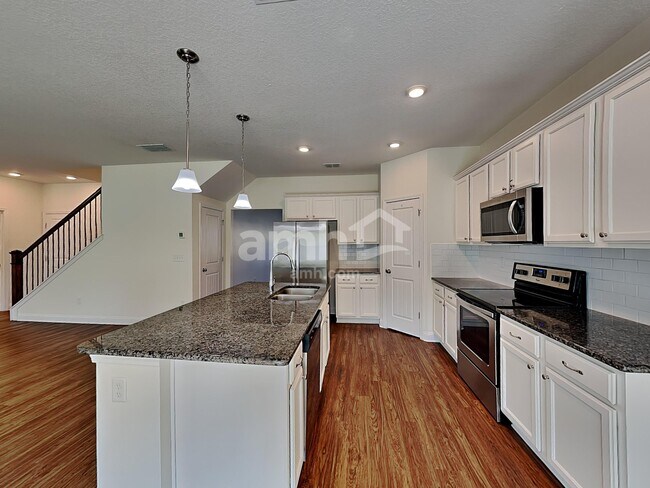 Foto del edificio - 3132 Creek Village Ln