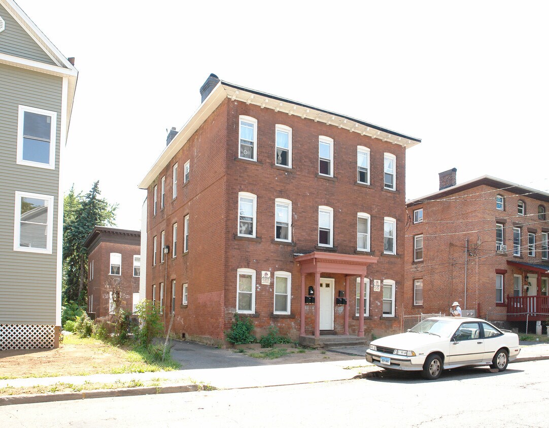 Building Photo - 26-28 Putnam St
