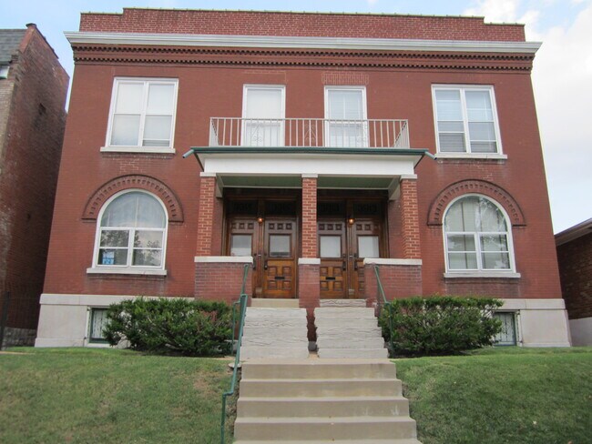 Frente - 3913 Flad Ave