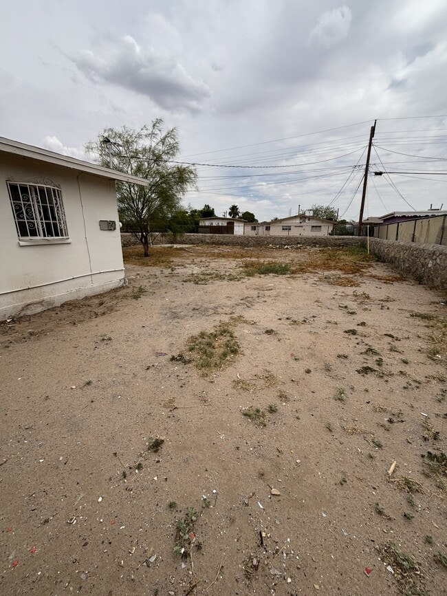 Building Photo - 604 Cortez Dr