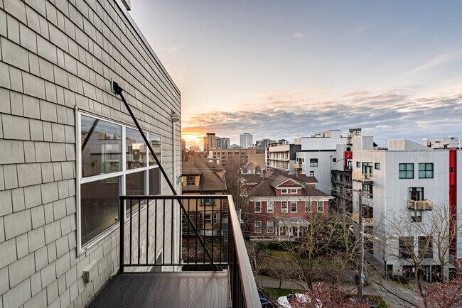 Foto del edificio - Flora Flats